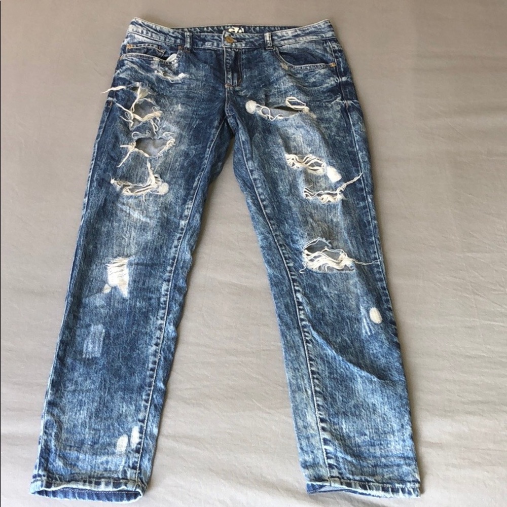 GARAGE BOYFRIEND STYLE DISTRESSED JEANS